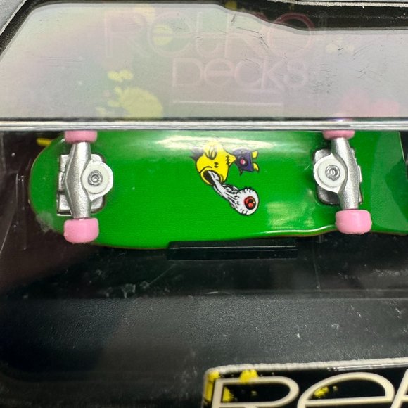 Retro Decks Collectibles Skateboard Fingerboard  - Picture 3 of 8